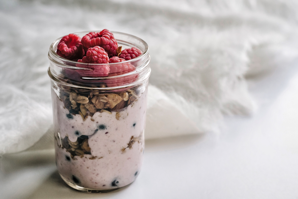 live yoghurt with raspberries